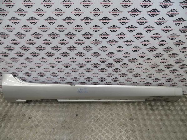 VOLVO V40 L.16, PVC PRAG, DESNI