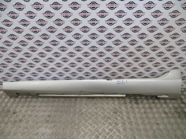 VOLVO V40 L.16, PVC PRAG, LEVI
