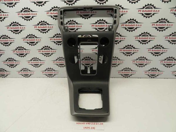 VOLVO V40 L.16, PVC OKOLI RADIA