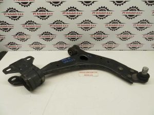 VOLVO V40 2.0 D L.16, ROKA, PREDNJA DESNA