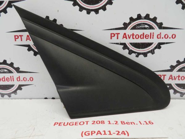 PEUGEOT 208 L.16, PVC TRIKOTNIK BLATNIKA, DESNI