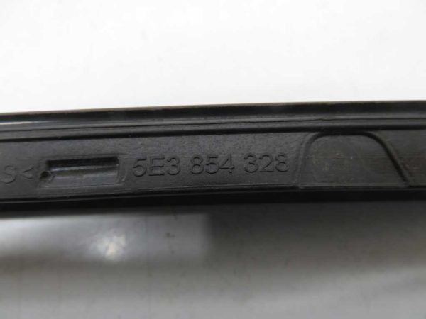 ŠKODA OCTAVIA L.23, LETEV OB VETROBRANSKEM STEKLU, DESNA - Image 2