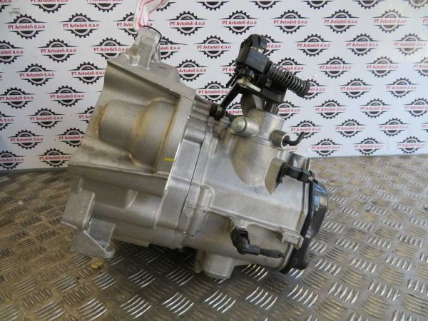 ŠKODA KAMIQ 1.0 TSI L.23, MENJALNIK - Image 2