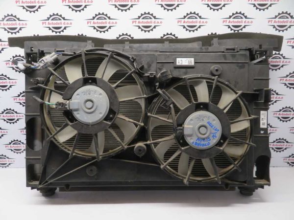 TOYOTA AURIS 1.8 HYBRID L.14, HLADILNIK VODE IN VENTILATOR