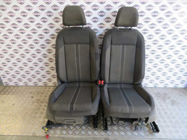 VW T-ROC L.17, NOTRANJOST KOMPLET
