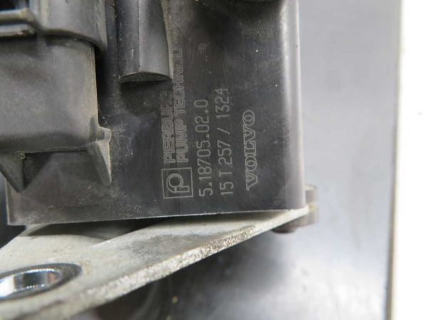 VOLVO V40 2.0 D L.16, VODNA ČRPALKA - slika 2