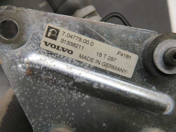 VOLVO V40 2.0 D L.16, VODNA ČRPALKA - slika 3
