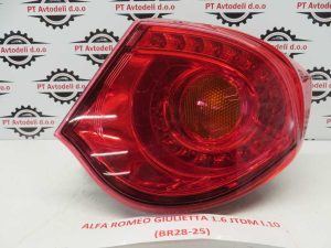 ALFA ROMEO GIULIETTA L.10, ZADNJA DESNA LUČ