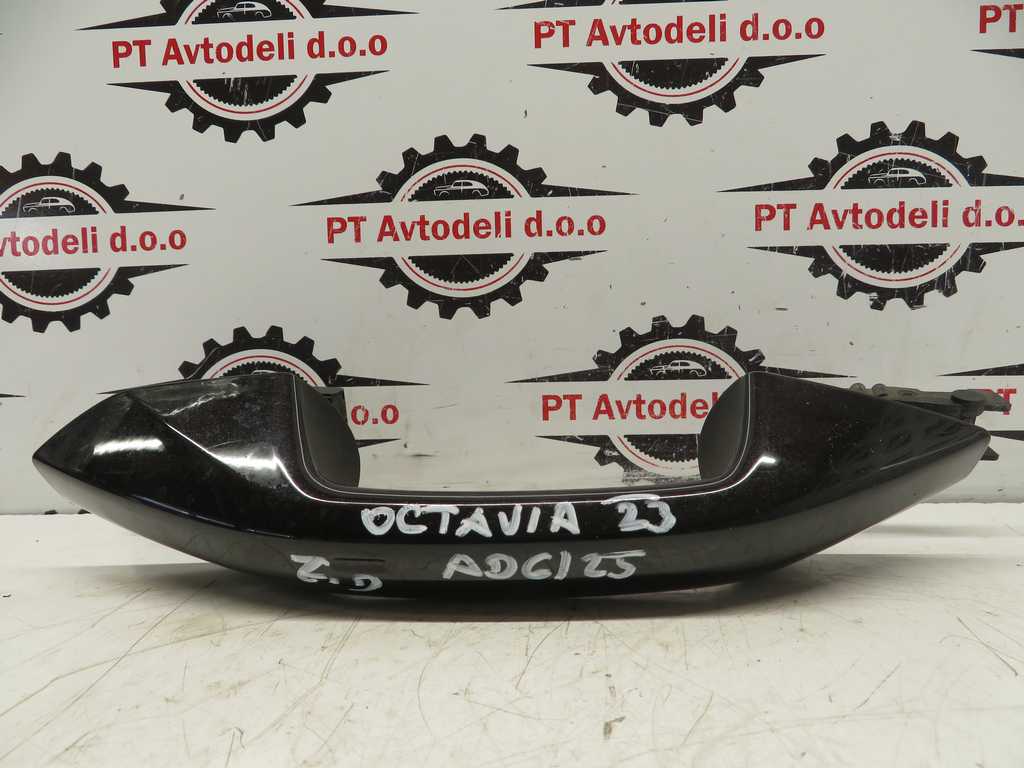 ŠKODA OCTAVIA L.23, ZUNANJA KLJUKA VRAT, ZADNJA DESNA