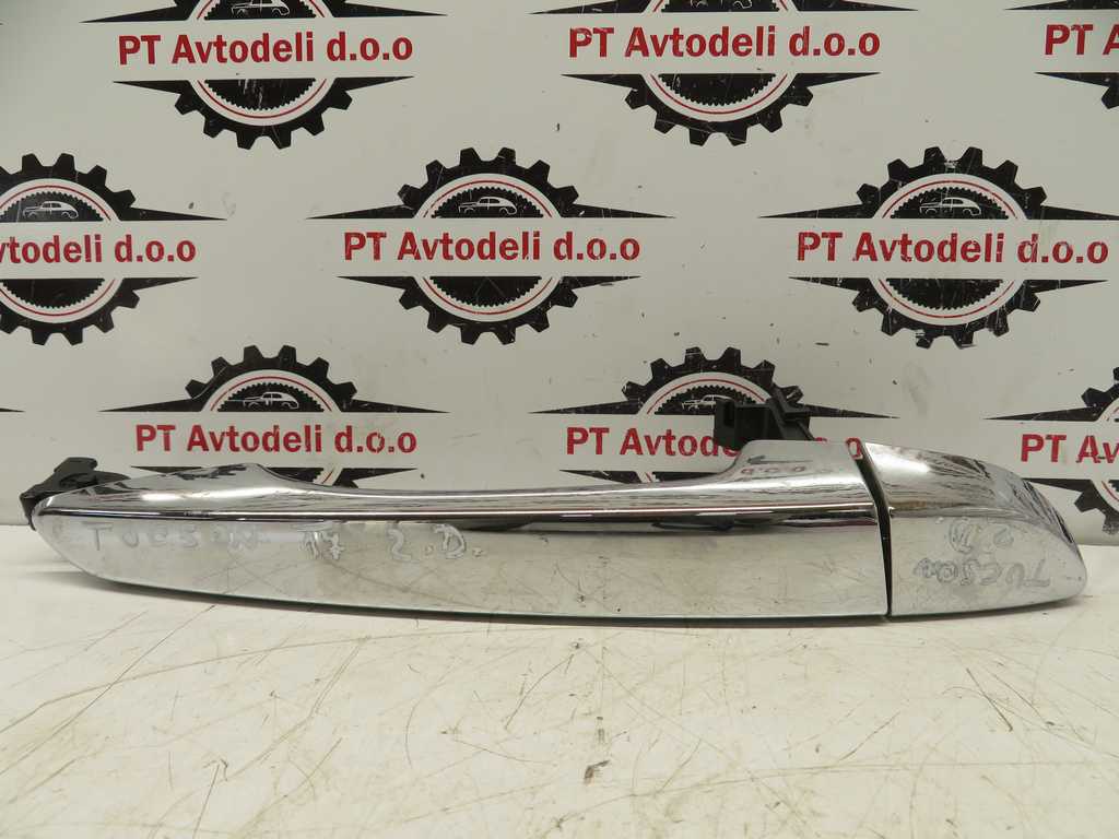 HYUNDAI TUCSON L.17, ZUNANJA KLJUKA VRAT, ZADNJA DESNA