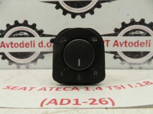 SEAT ATECA L.18, STIKALO OGLEDAL