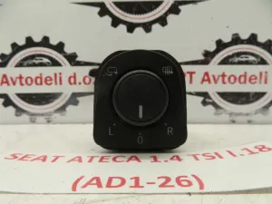 SEAT ATECA L.18, STIKALO OGLEDAL