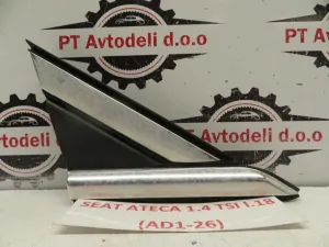 SEAT ATECA L.18, PVC TRIKOTNIK BLATNIKA, DESNI