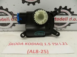 ŠKODA KODIAQ L.21, MOTORČEK LOPUTE NA PEČKI