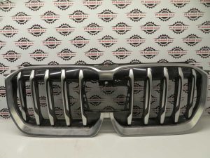 BMW X1 U11 L.24, OKRASNA MASKA