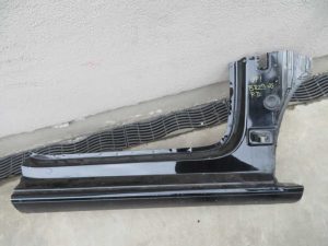 VW UP L.20, REZAN KOS, PREDNJI DESNI PRAG