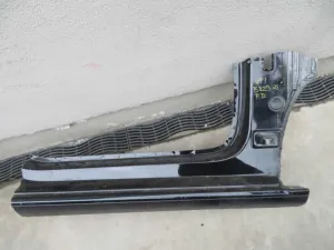 VW UP L.20, REZAN KOS, PREDNJI DESNI PRAG