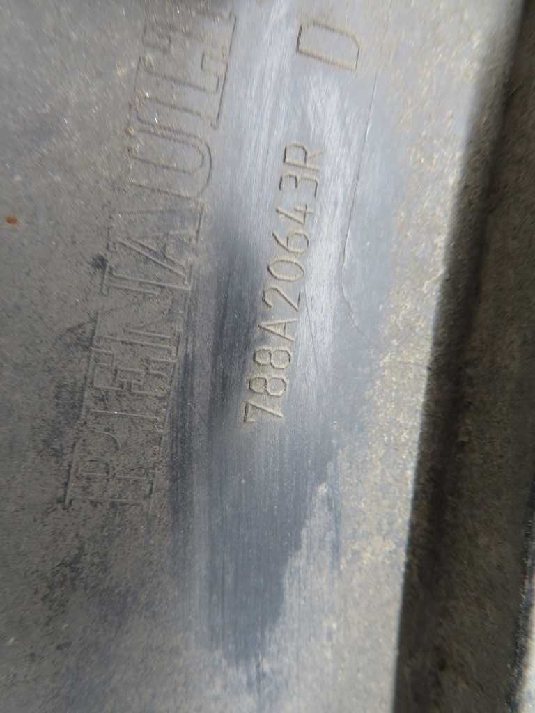 RENAULT CAPTUR L.16, PVC OBROBA BLATNIKA, ZADNJA DESNA - slika 2