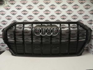 AUDI Q3 S-LINE L.20, OKRASNA MASKA
