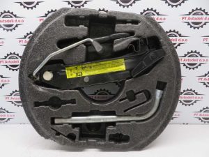 VW GOLF 6 L.10, ORODJE REZERVNE GUME