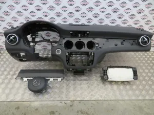 MERCEDES-BENZ GLA L.18, ARMATURA KOMPLET