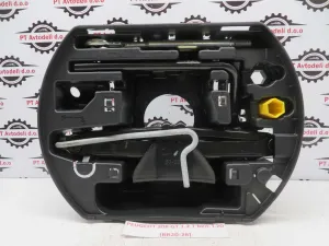 PEUGEOT 208 L.20, ORODJE REZERVNEGA KOLESA