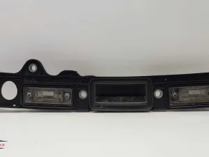 VW TOURAN L.07, TIPKA IN LUČKE POKROVA PRTLJAGE
